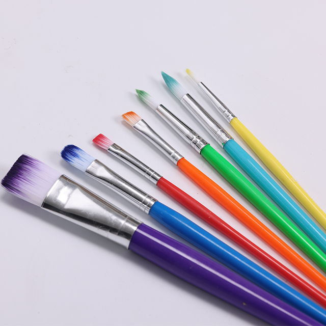 Веселые долговечные красочные синтетические кисти для молодых артистов