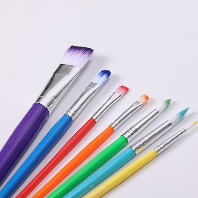 Веселые долговечные красочные синтетические кисти для молодых артистов